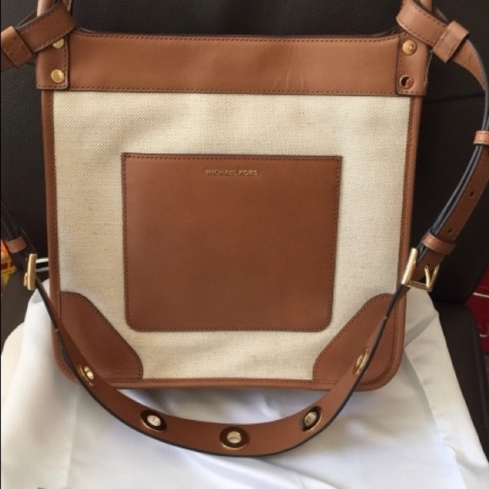 MK Crossbody - Picture 5 of 8